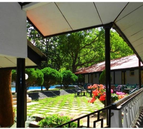 Jayasinghe Holiday Resort Kataragama Exterior photo