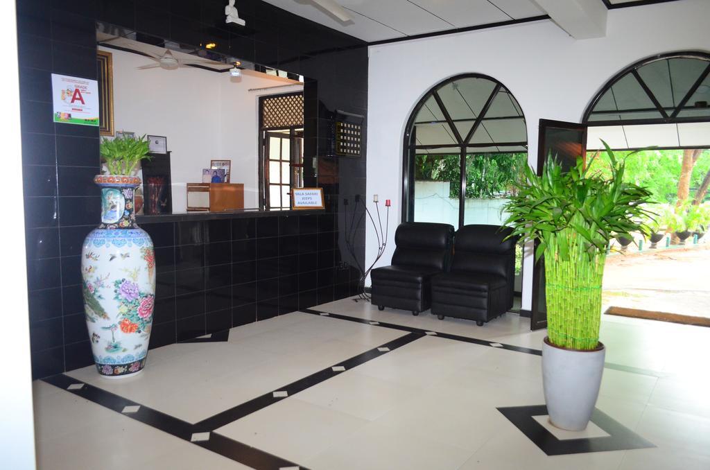 Jayasinghe Holiday Resort Kataragama Exterior photo