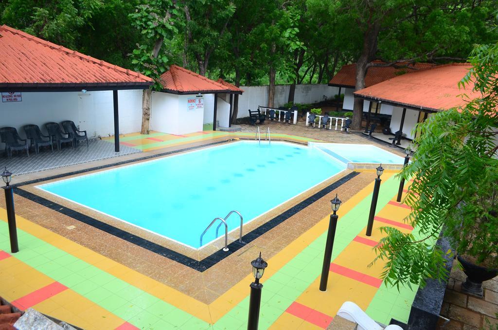 Jayasinghe Holiday Resort Kataragama Exterior photo